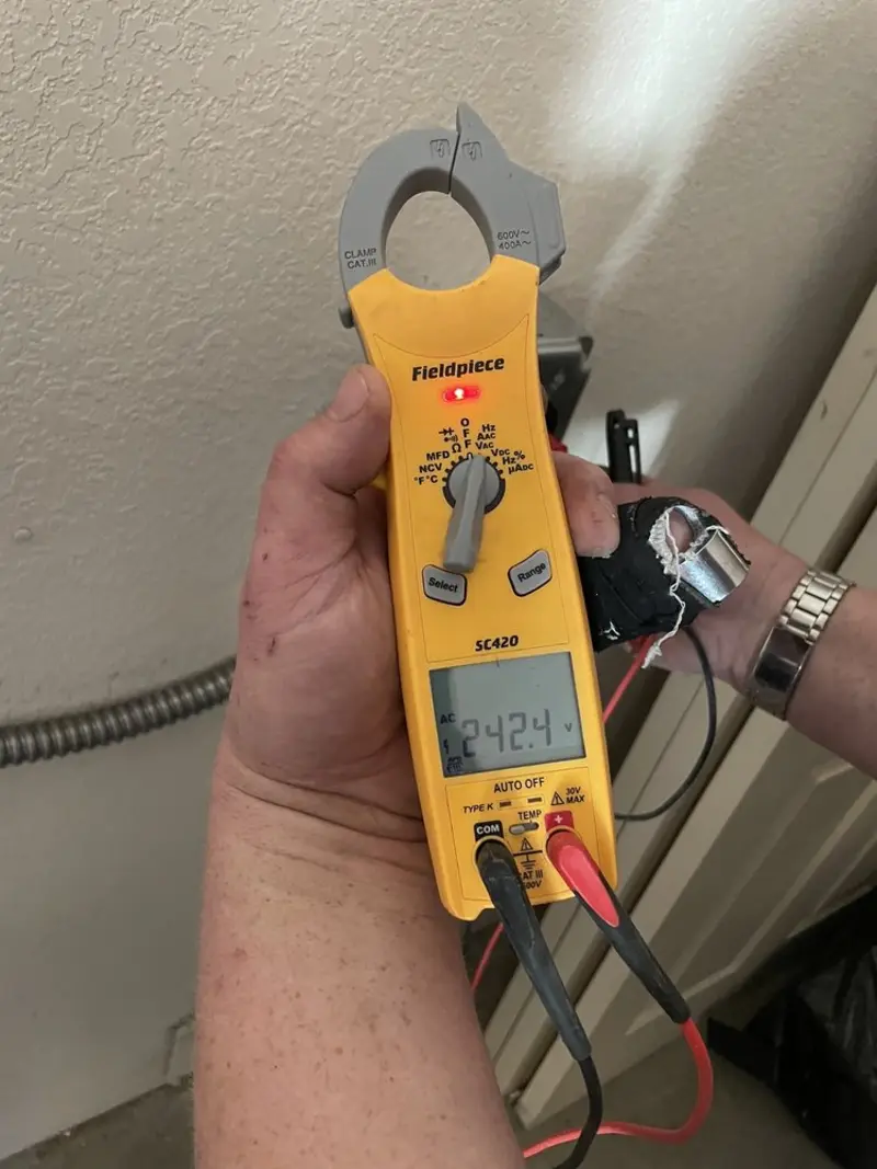 Voltage testing with clamp meter during Circuit Breaker Repair in Nottingham